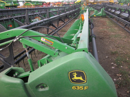 2010 John Deere 635F