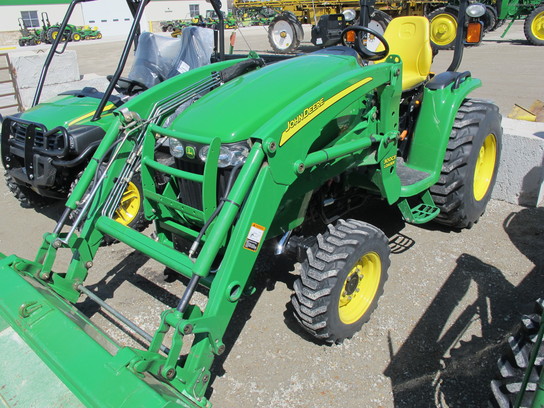 2005 John Deere 3520