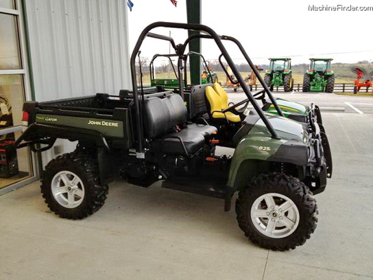  John Deere XUV 825i