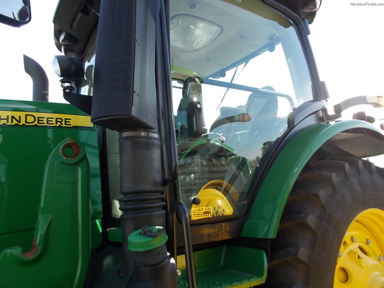 2011 John Deere 7230R