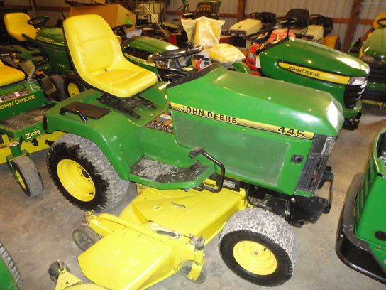 1993 John Deere 445