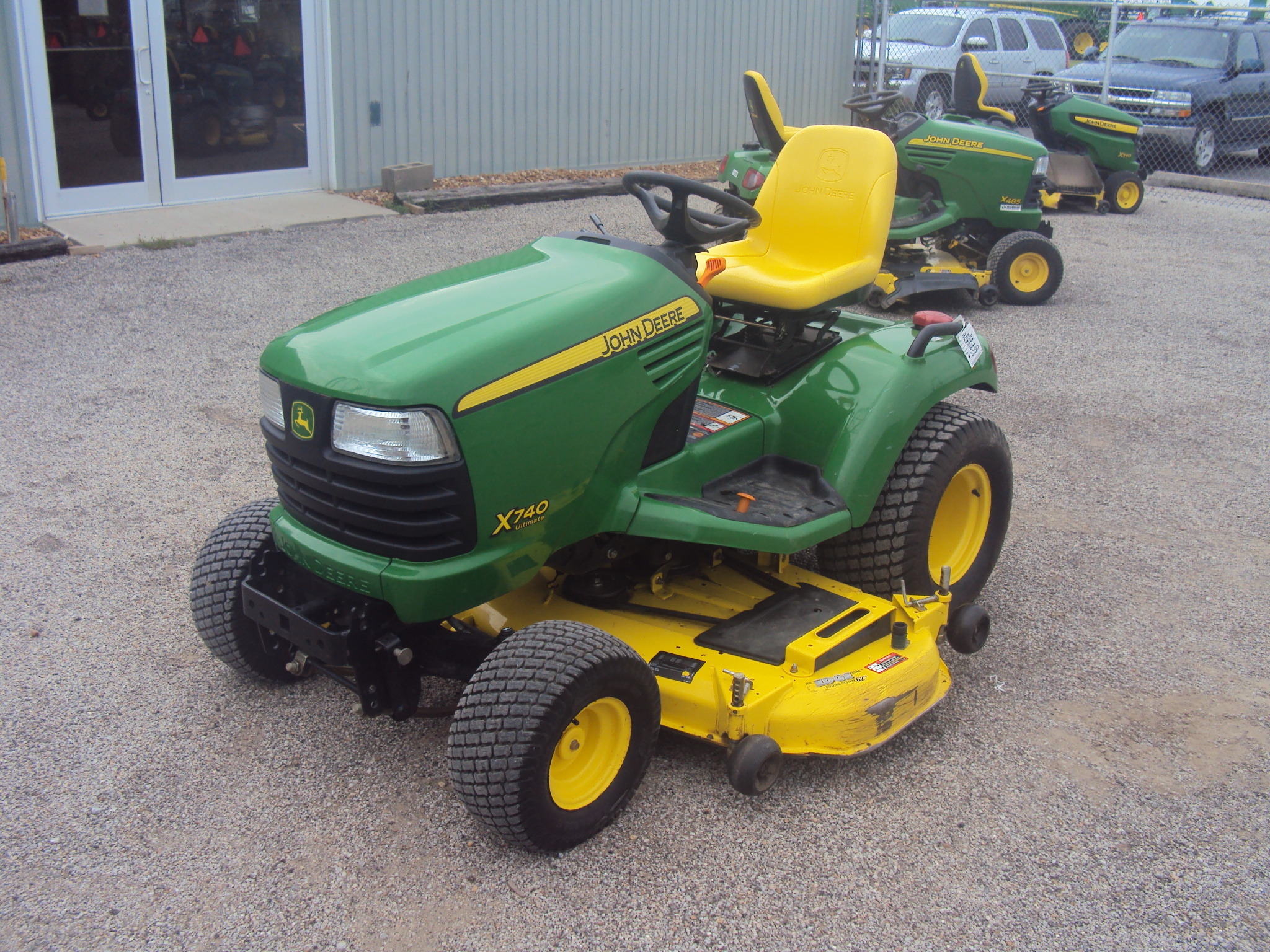 John Deere X740