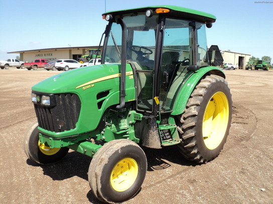 2011 John Deere 5095M