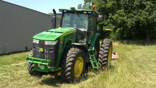 2011 John Deere 8235R