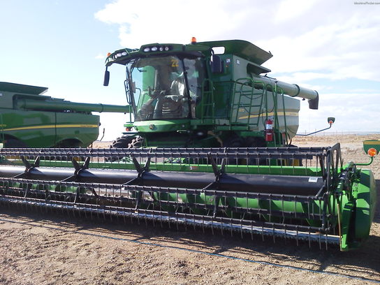 2012 John Deere S670