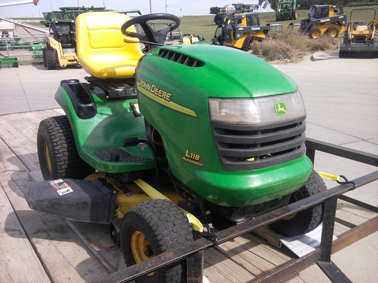 2005 John Deere L118