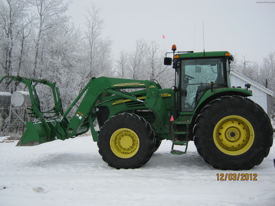 2004 John Deere 7720