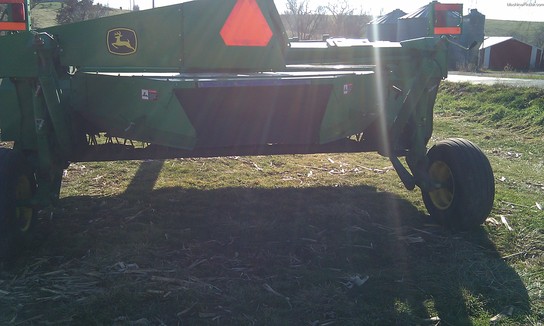 2004 John Deere 946