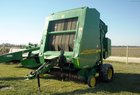 2001 John Deere 567