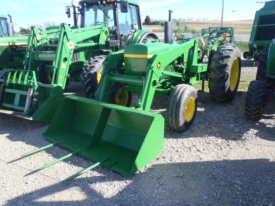 1976 John Deere 2440