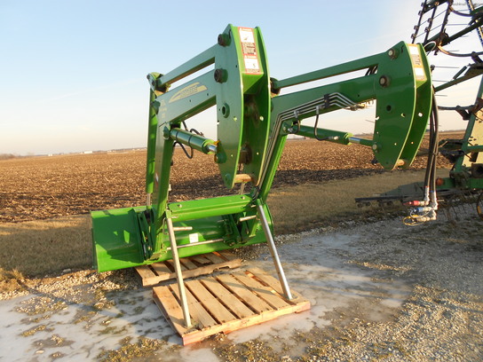 2011 John Deere 673