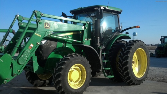2012 John Deere 7215R