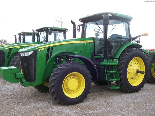 2012 John Deere 8235R