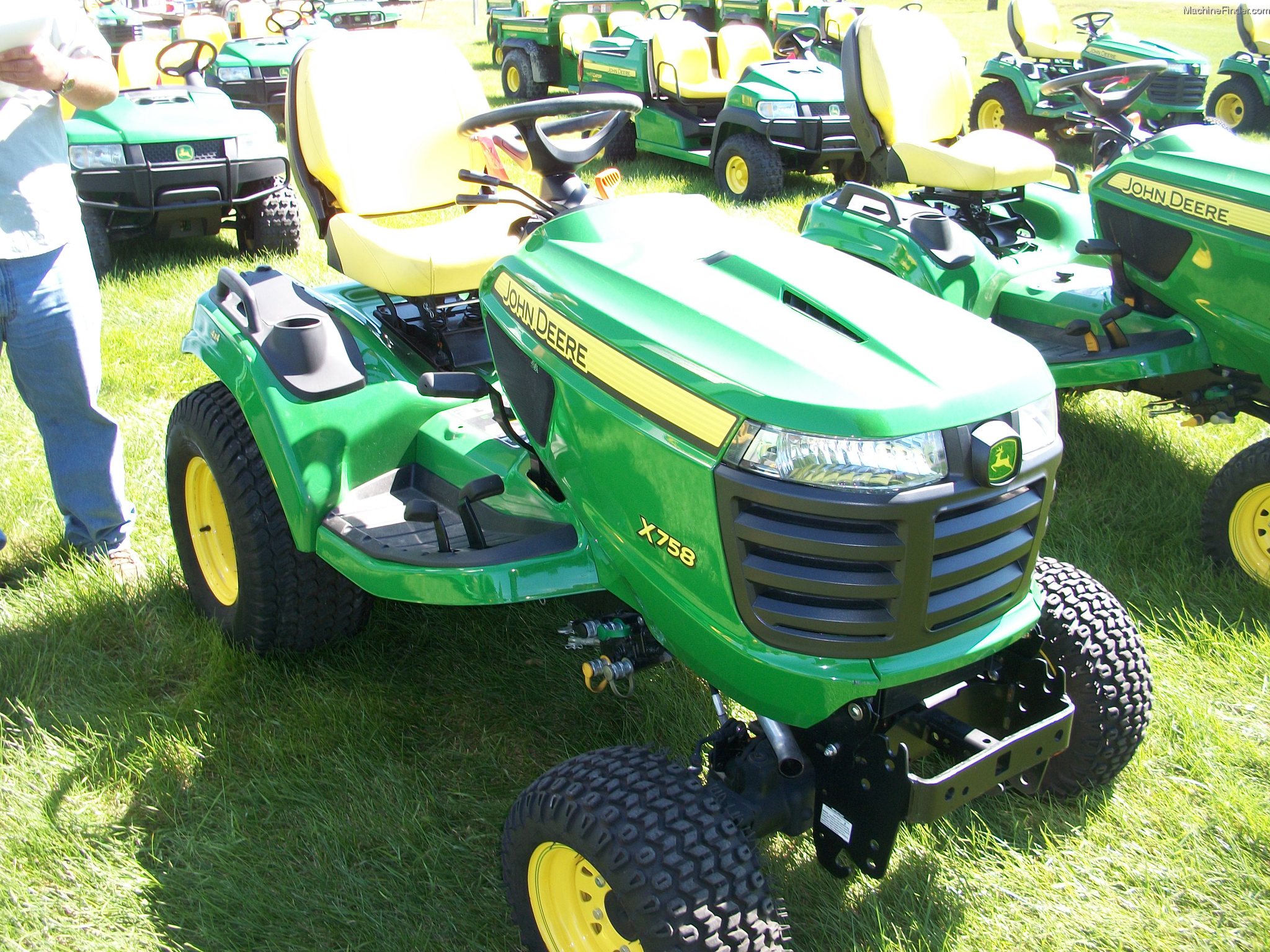 2013 John Deere X758 Lawn & Garden and Commercial Mowing John Deere