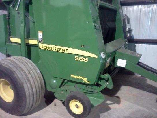 2009 John Deere 568
