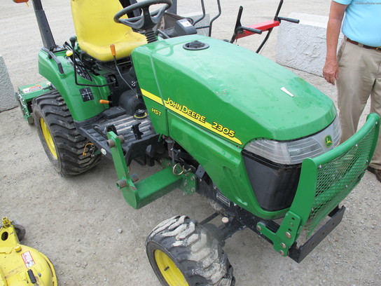 2006 John Deere 2305