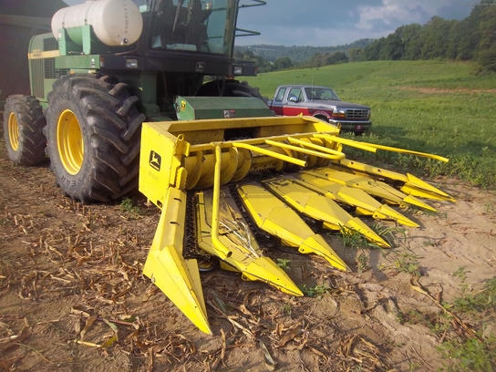  John Deere 666