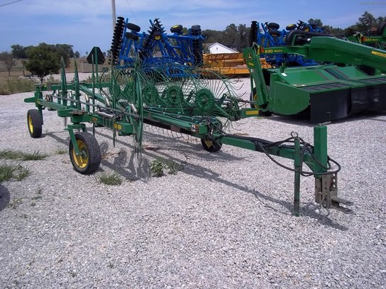 2003 John Deere 704
