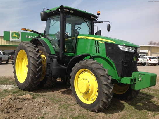 2011 John Deere 7260R