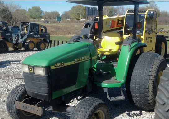 1999 John Deere 4600