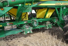 2000 John Deere 1820
