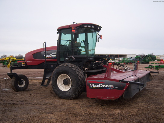2008 Mac Don M200