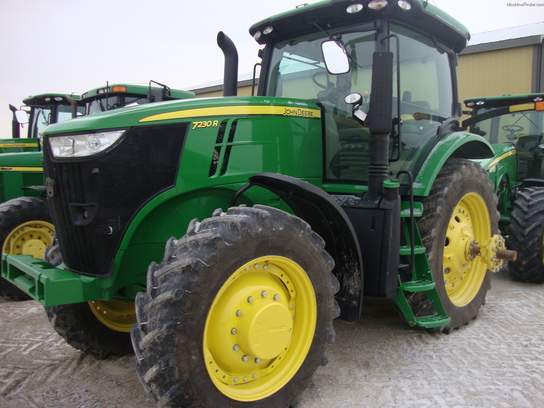 2011 John Deere 7230R