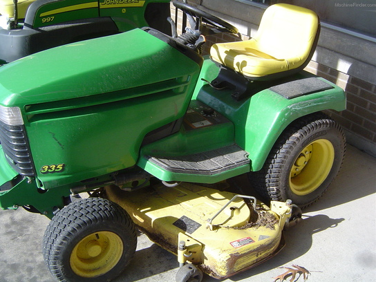 2000 John Deere 335