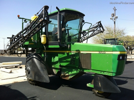 2003 John Deere 6700