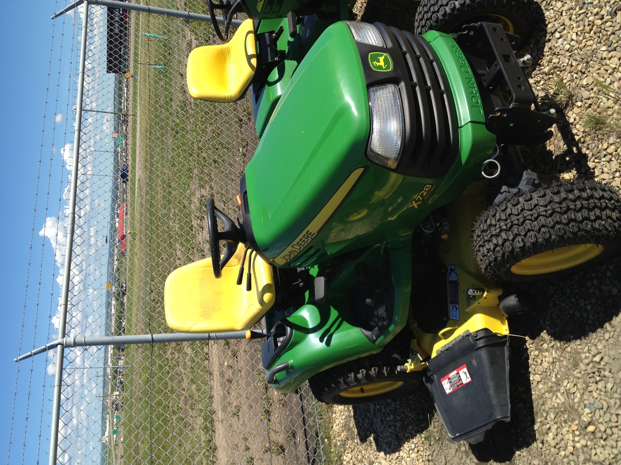 2008 John Deere X728 Lawn & Garden and Commercial Mowing John Deere
