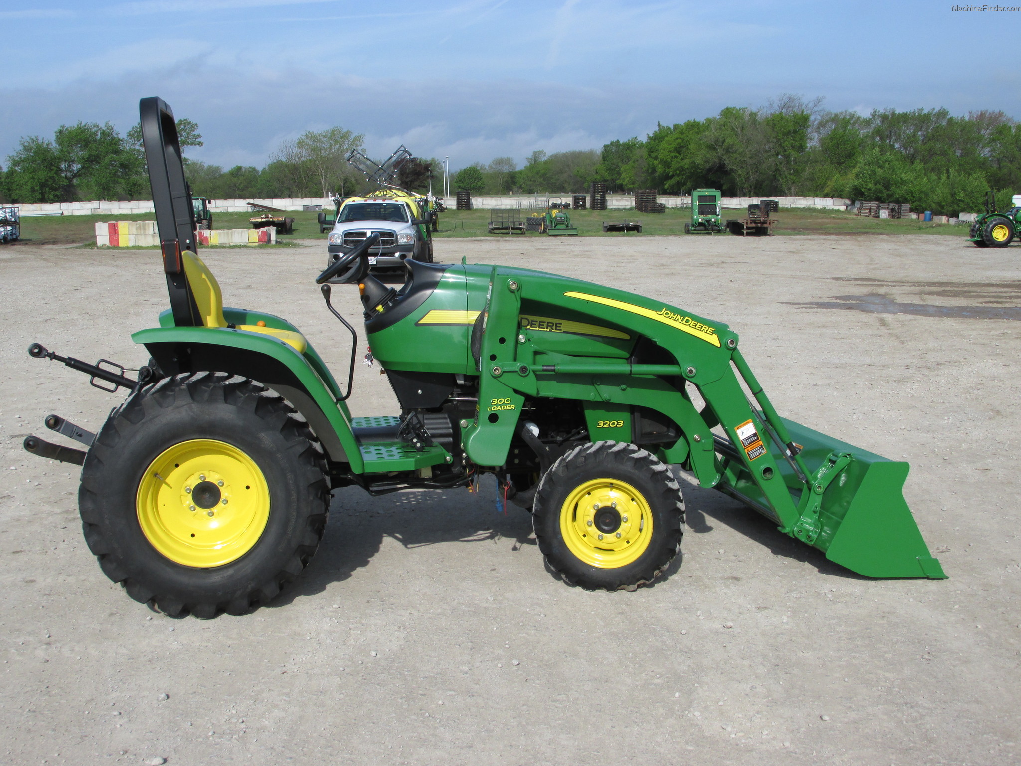 2008 John Deere 3203 Tractors Compact (140hp.) John Deere