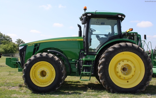 2011 John Deere 8335R