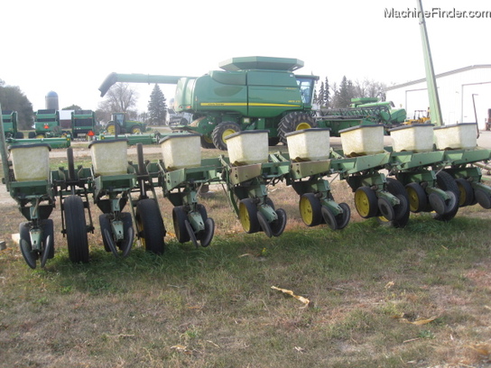  John Deere 7000