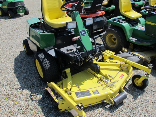 1996 John Deere F911