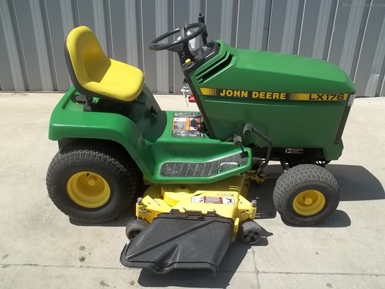 1989 John Deere LX176