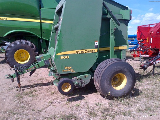2007 John Deere 568