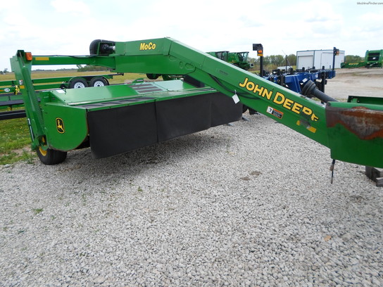 2005 John Deere 735