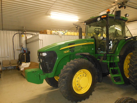 2011 John Deere 7930