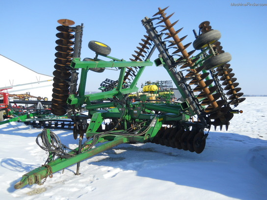 2005 John Deere 637