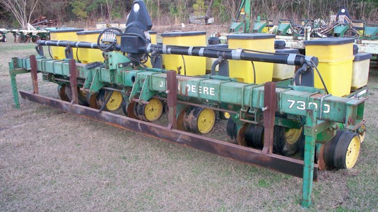 1989 John Deere 7300