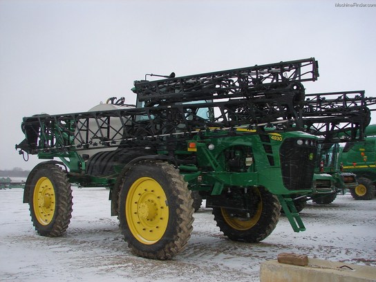 2009 John Deere 4930