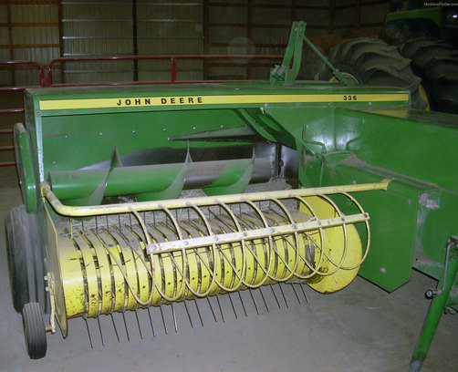  John Deere 336