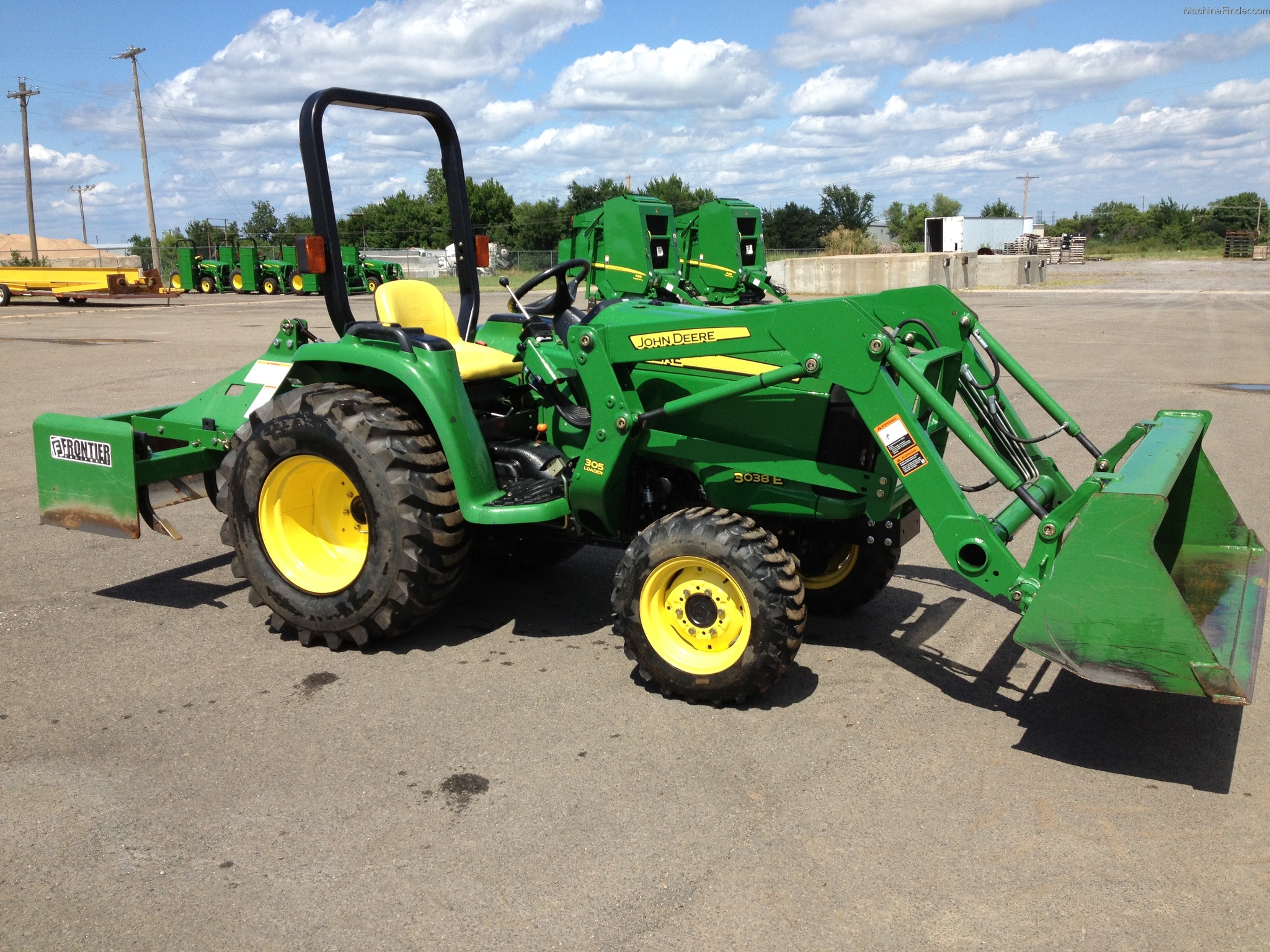 2010 John Deere 3038E Tractors Compact (140hp.) John Deere