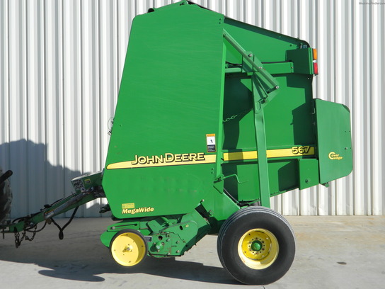 2003 John Deere 567