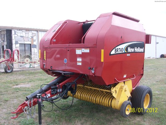 2003 New Holland BR740