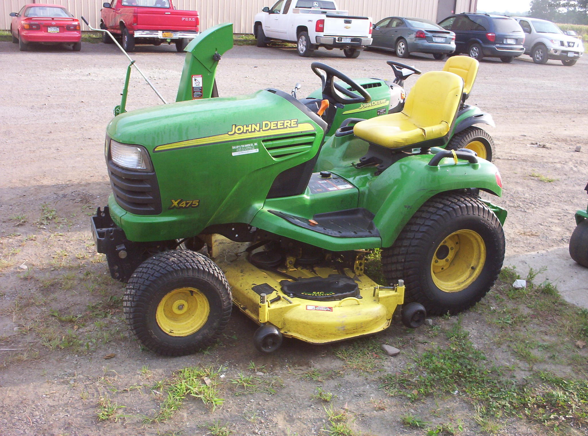2002 John Deere X475 Lawn & Garden and Commercial Mowing John Deere