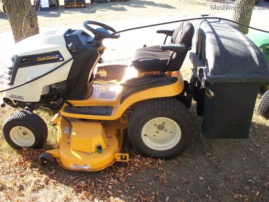 2011 John Deere GTX1054