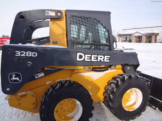 2012 John Deere 328D
