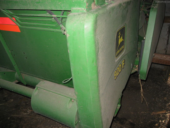 2001 John Deere 920