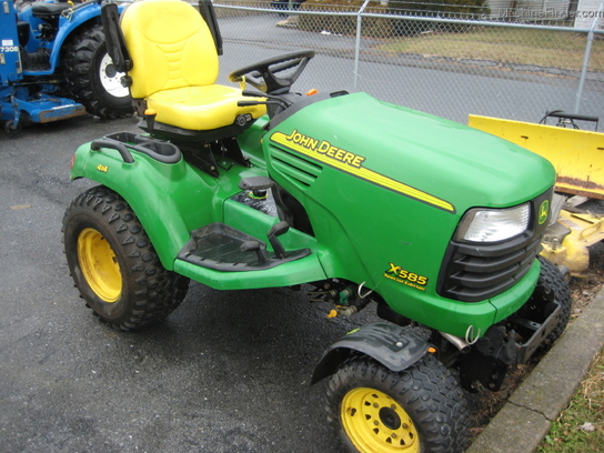 2005 John Deere X585